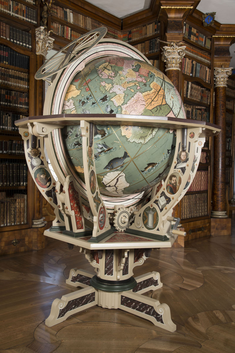 Replik des St.Galler Globus im Barocksaal